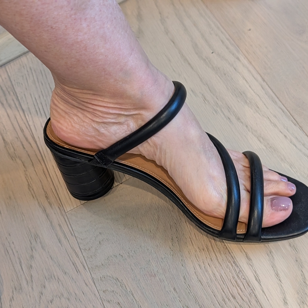 DV by Dolce Vita Black Strappy Sandals